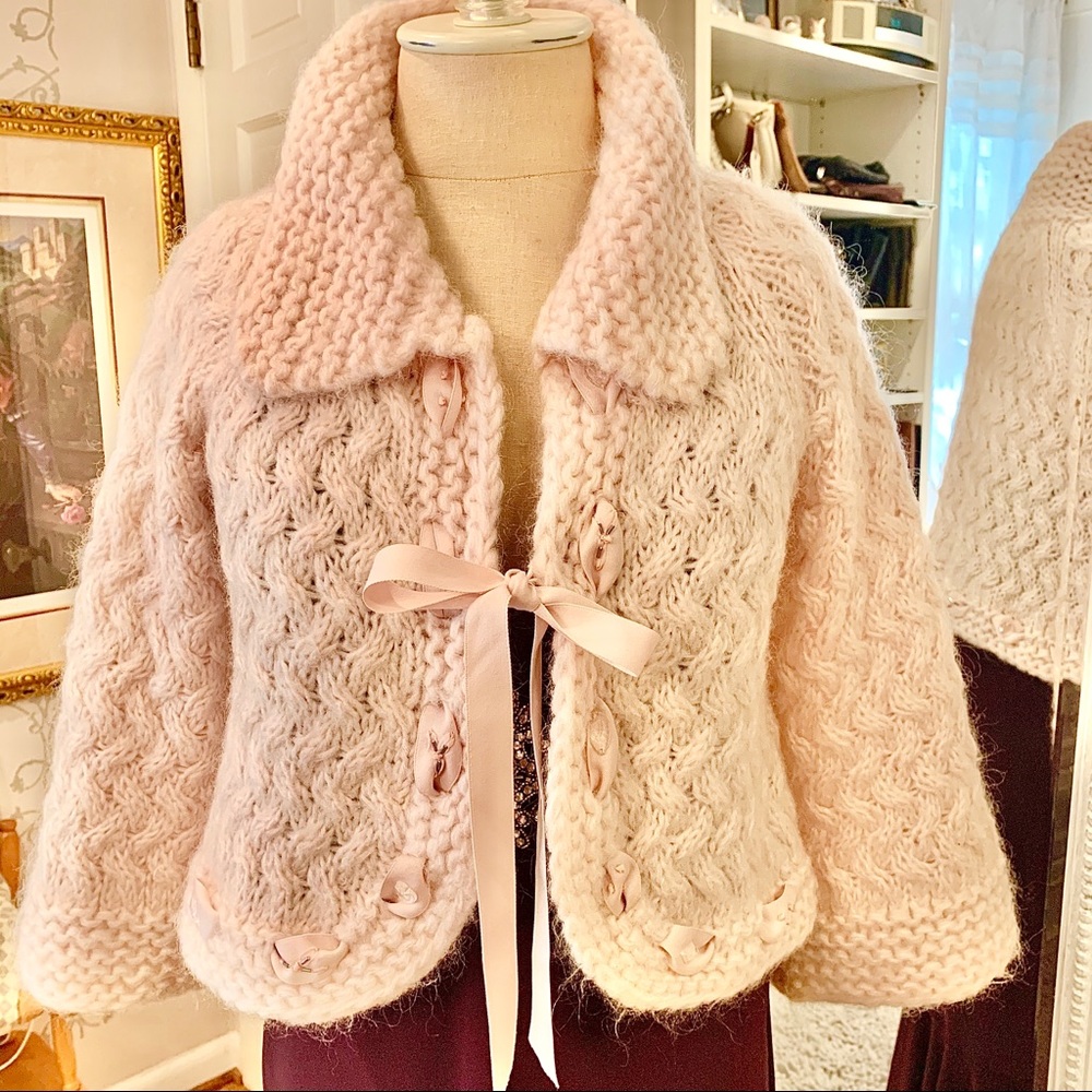 Cozy Rebecca Taylor sweater😁